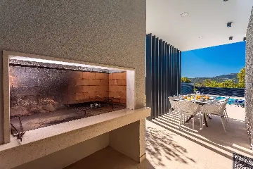 4-Bedroom Villa in Šestanovac with Heated Pool