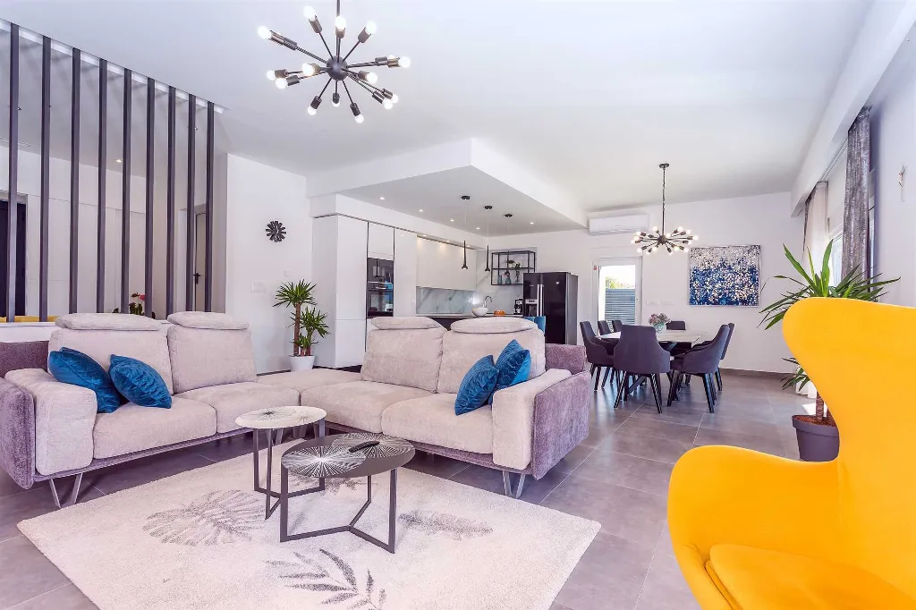 4-Bedroom Villa in Šestanovac with Heated Pool