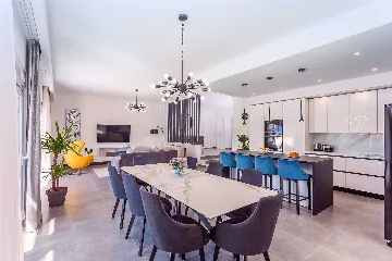 4-Bedroom Villa in Šestanovac with Heated Pool