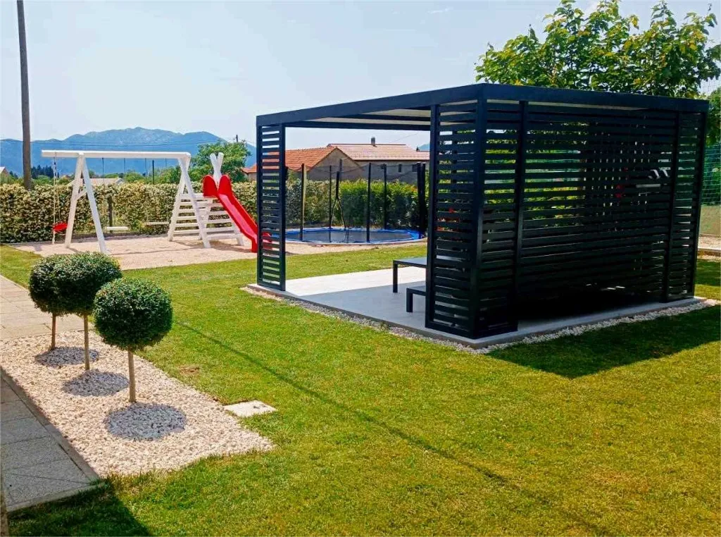 4-Bedroom Villa in Šestanovac with Heated Pool