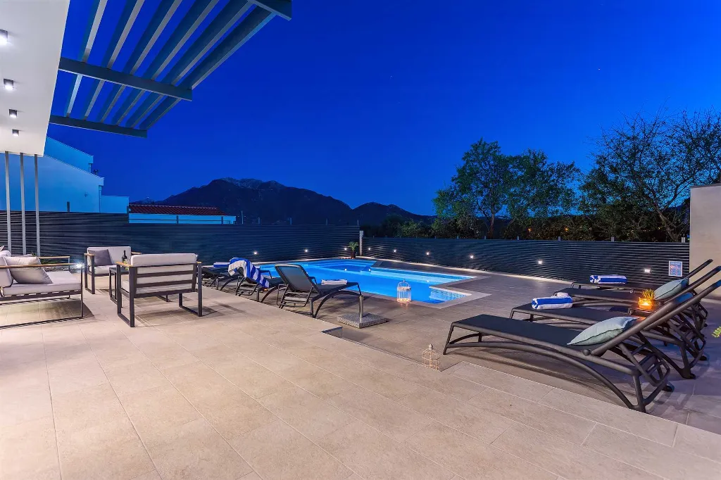 4-Bedroom Villa in Šestanovac with Heated Pool