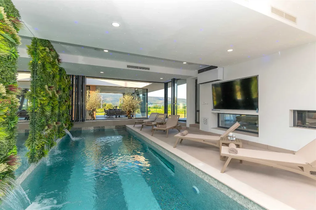Heated Pool Villa in Grubine for Up to 20 Guests