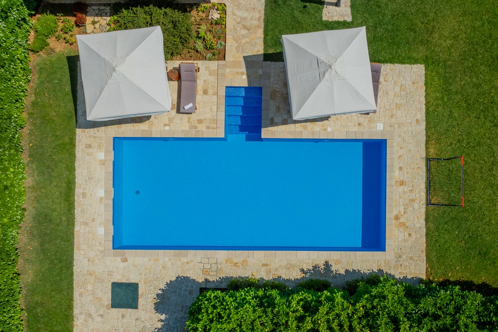5-Bedroom Villa with Jacuzzi and Pool in Vinjani Donji