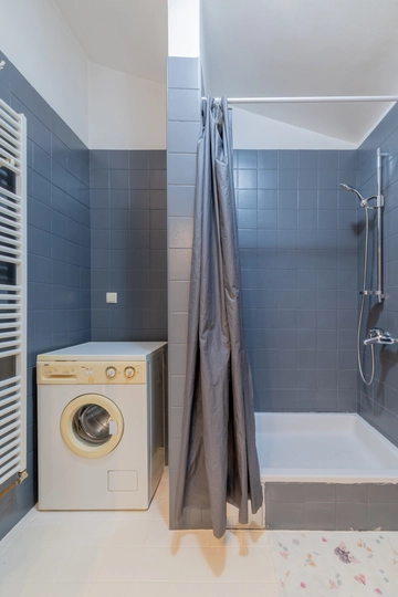 5-Bedroom Villa with Jacuzzi and Pool in Vinjani Donji