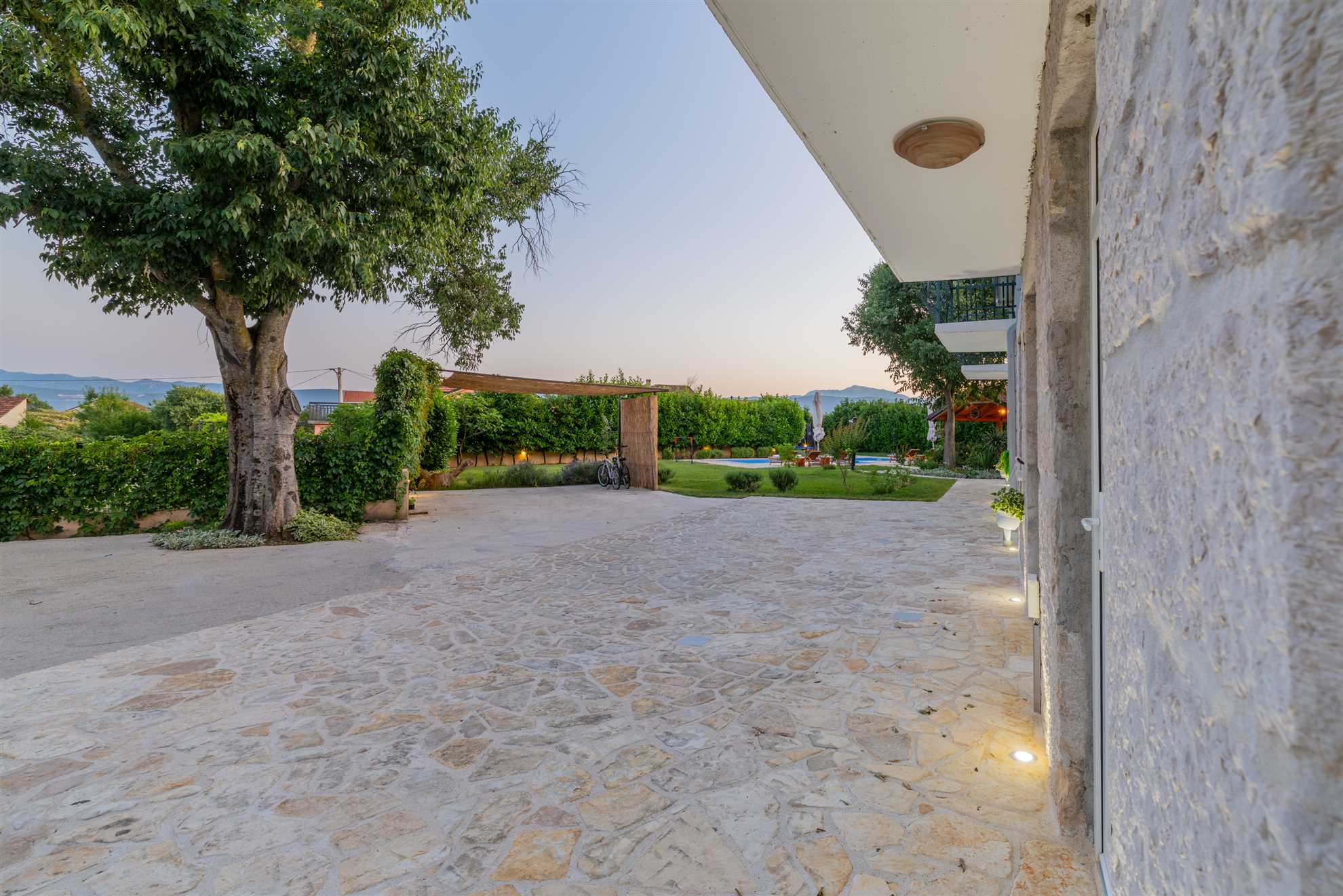 Villa Lavandis with Jacuzzi and 50m2 Pool