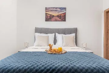 Kaštel Sućurac Villa with Hydromassage Pool for 8