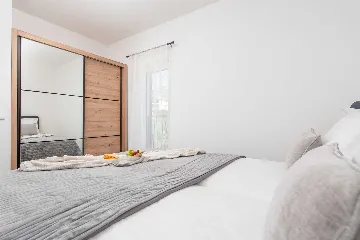 Kaštel Sućurac Villa with Hydromassage Pool for 8