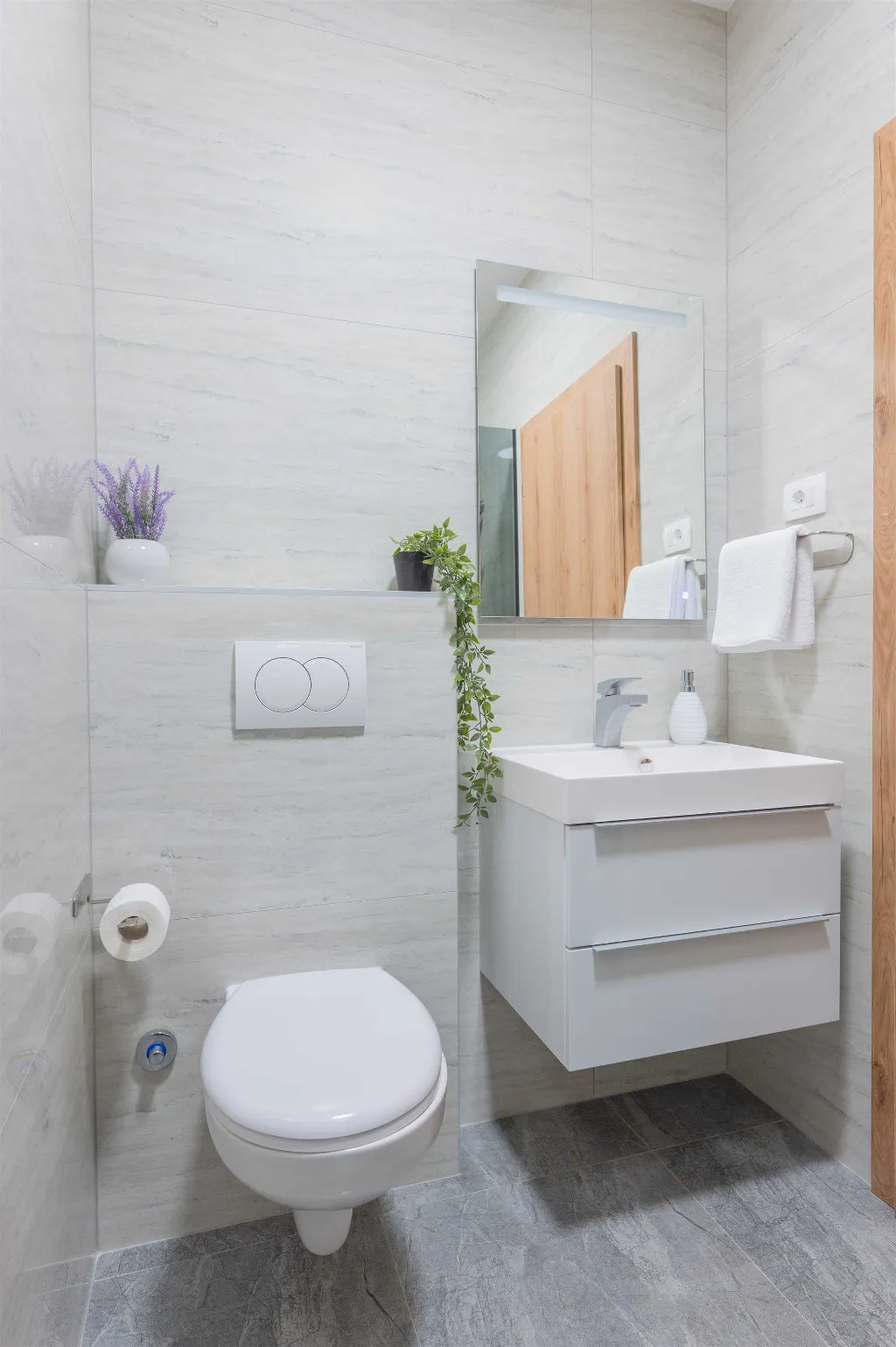 Kaštel Sućurac Villa with Hydromassage Pool for 8
