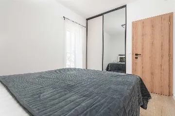 Kaštel Sućurac Villa with Hydromassage Pool for 8