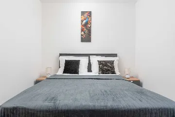 Kaštel Sućurac Villa with Hydromassage Pool for 8