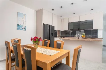 Kaštel Sućurac Villa with Hydromassage Pool for 8