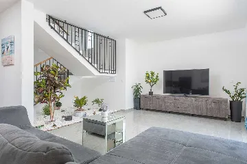 Kaštel Sućurac Villa with Hydromassage Pool for 8