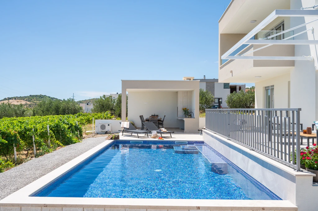 Family-Size Villa with Private Pool near Split