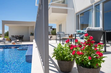 Family-Size Villa with Private Pool near Split