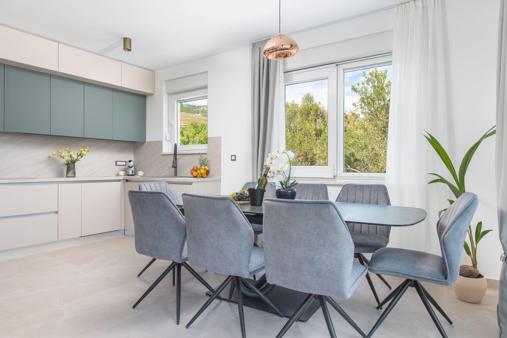 Family-Size Villa with Private Pool near Split