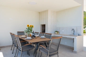 Family-Size Villa with Private Pool near Split