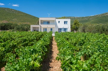 Family-Size Villa with Private Pool near Split