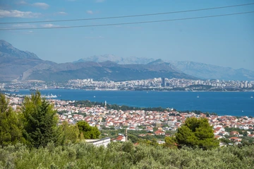 Family-Size Villa with Private Pool near Split