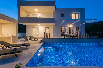 Family-Size Villa with Private Pool near Split