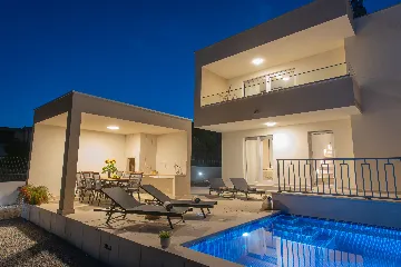 Family-Size Villa with Private Pool near Split