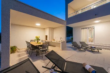 Family-Size Villa with Private Pool near Split