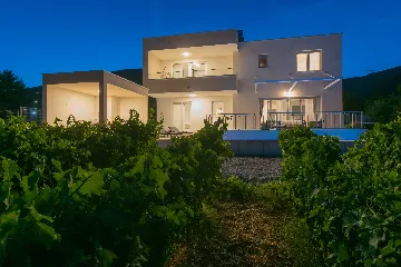 Family-Size Villa with Private Pool near Split