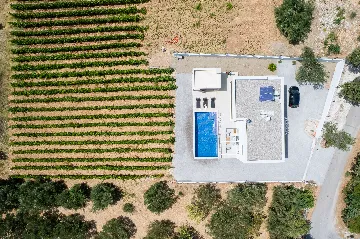 Family-Size Villa with Private Pool near Split