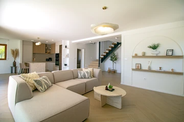 Villa with Pool and Gym in Kastel Lukšić