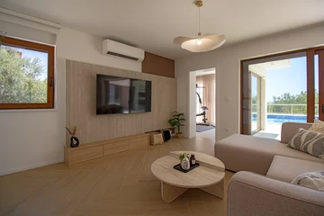 Villa with Pool and Gym in Kastel Lukšić