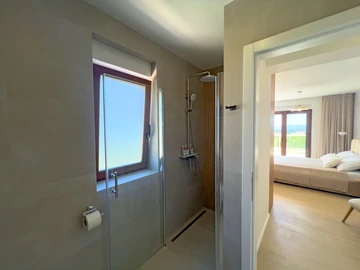 Villa with Pool and Gym in Kastel Lukšić