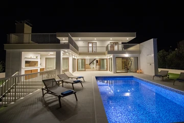 Villa with Pool and Gym in Kastel Lukšić