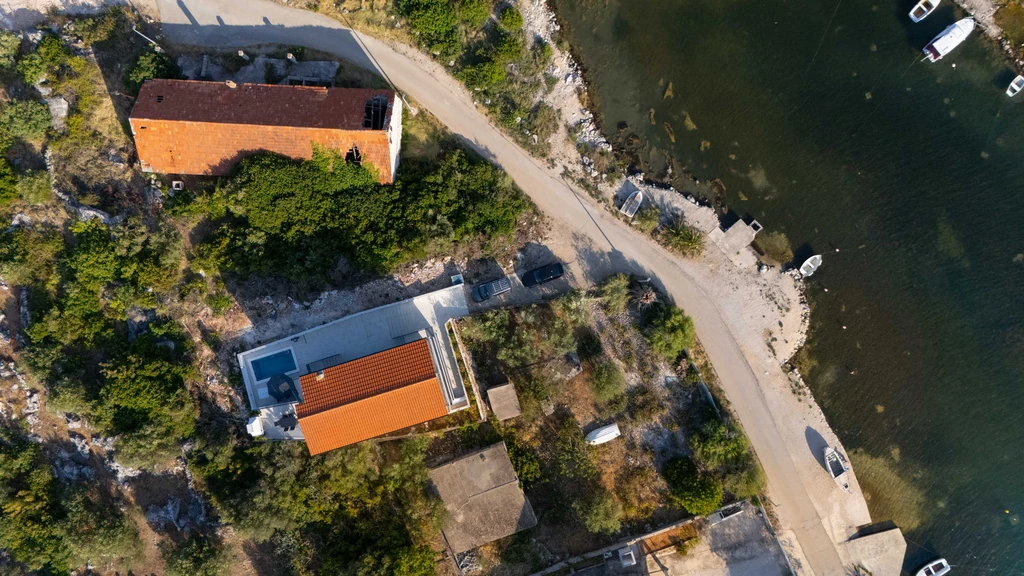 Spacious 5-Bedroom Villa in Rogoznica