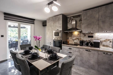 Spacious 5-Bedroom Villa in Rogoznica