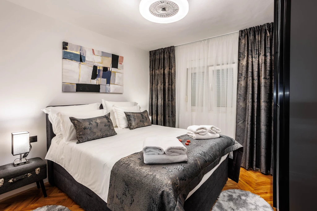 Spacious 5-Bedroom Villa in Rogoznica