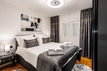 Spacious 5-Bedroom Villa in Rogoznica