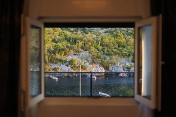 Spacious 5-Bedroom Villa in Rogoznica