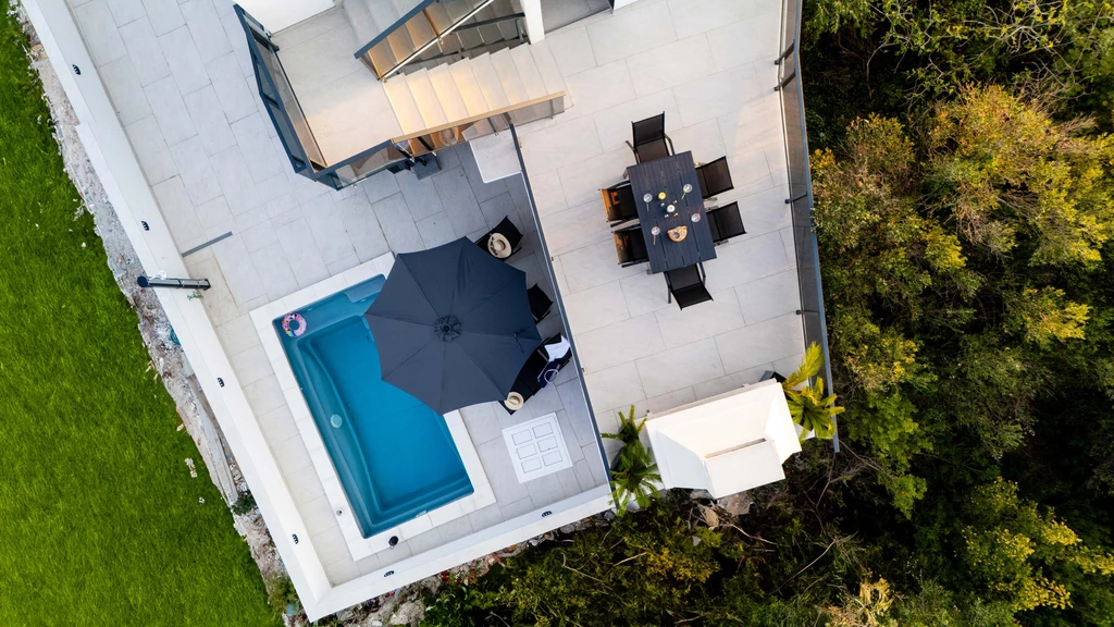 Spacious 5-Bedroom Villa in Rogoznica