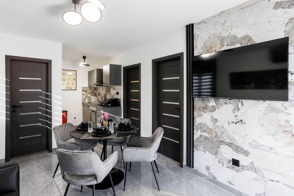Spacious 5-Bedroom Villa in Rogoznica