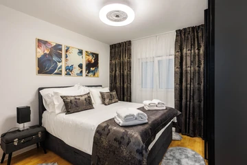 Spacious 5-Bedroom Villa in Rogoznica