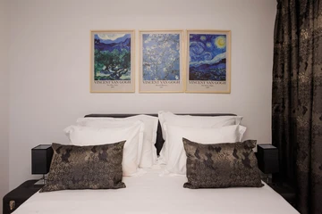 Spacious 5-Bedroom Villa in Rogoznica