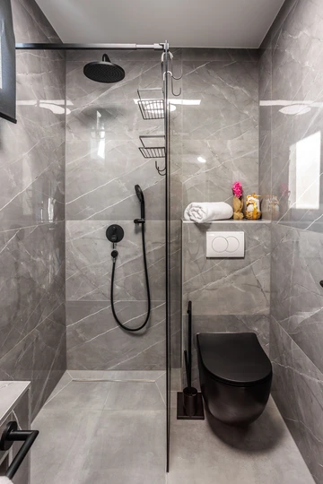 Spacious 5-Bedroom Villa in Rogoznica