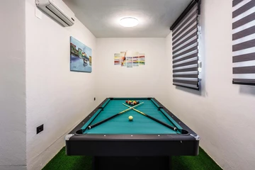 Spacious 5-Bedroom Villa in Rogoznica