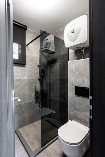 Spacious 5-Bedroom Villa in Rogoznica