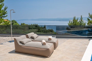 Sea-View Villa with Heated Pool for 10 in Stanići