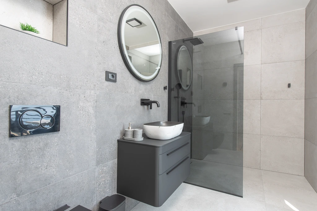 Sea-View Villa with Heated Pool for 10 in Stanići