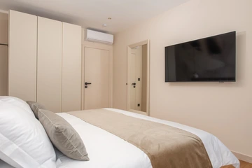 Sea-View Villa with Heated Pool for 10 in Stanići