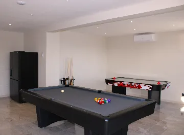 Sea-View Villa with Heated Pool for 10 in Stanići