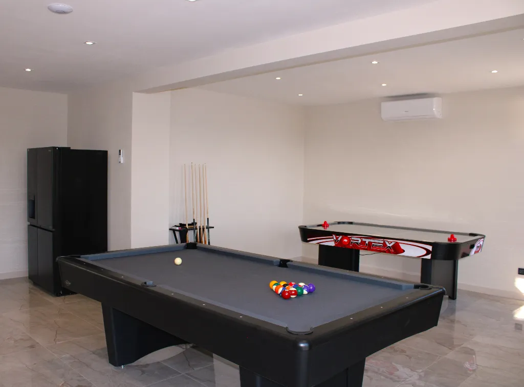 Sea-View Villa with Heated Pool for 10 in Stanići