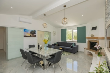 Family Holiday House with Garden & Table Tennis, Tugare