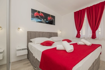 Family Holiday House with Garden & Table Tennis, Tugare